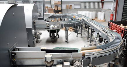 Plne automatický baliaci stroj